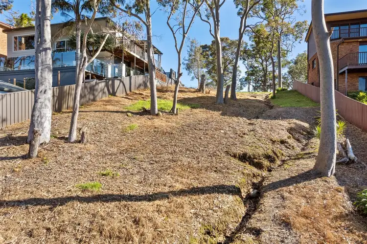 25 Leslie Avenue, Gorokan NSW 2263