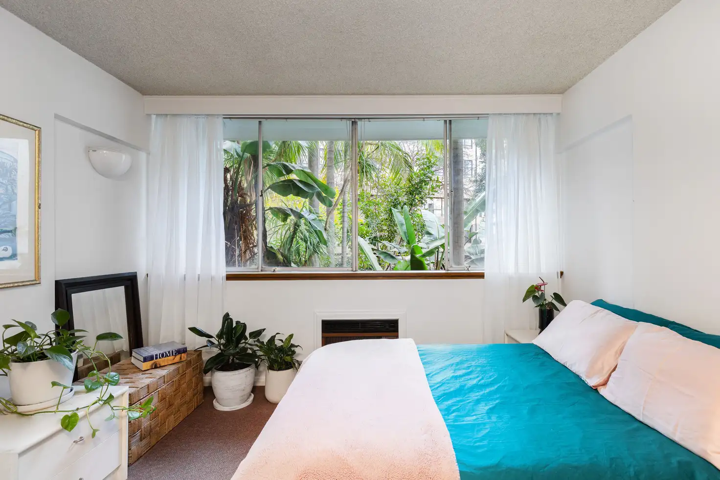 Main view of Homely studio listing, 11/68-72 Roslyn Gardens, Rushcutters Bay NSW 2011