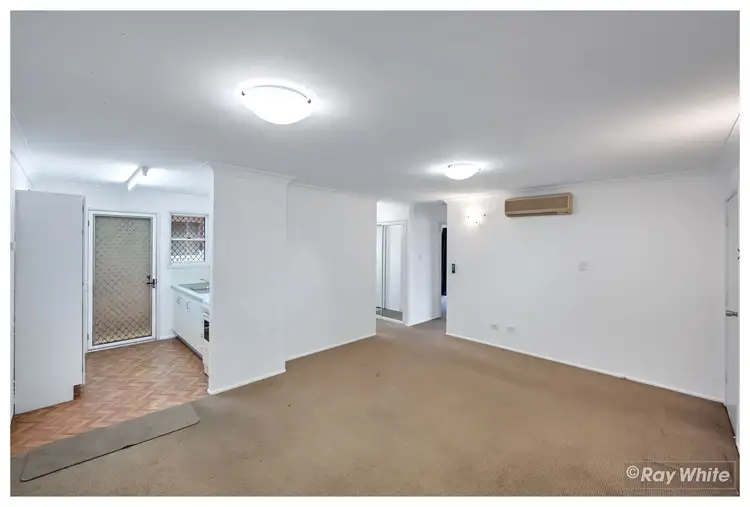 Fifth view of Homely unit listing, 4/3 Kingfisher Parade, Norman Gardens QLD 4701