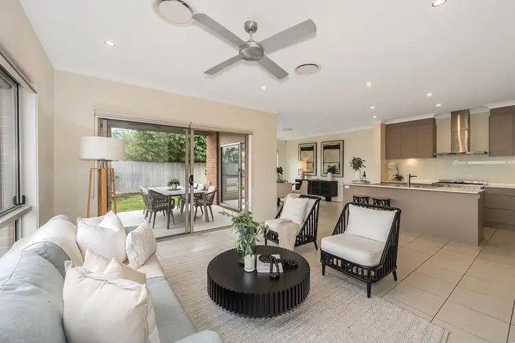 61A Sunset Road, Kenmore QLD 4069
