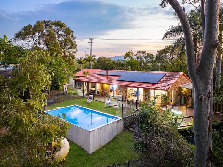 33 Woolmere Street, Carrara QLD 4211