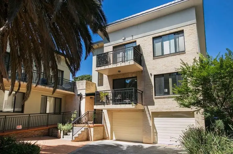 Main view of Homely unit listing, 5/15 Hillview Avenue, Gwynneville NSW 2500