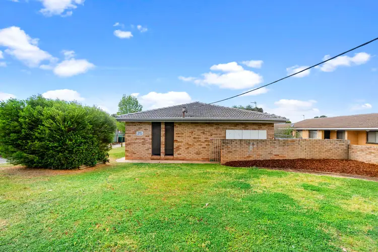 Main view of Homely unit listing, 1/15 Edney Street, Kooringal NSW 2650