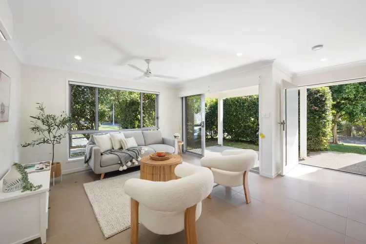 1/16 Silver Wattle Grove, Peregian Springs QLD 4573