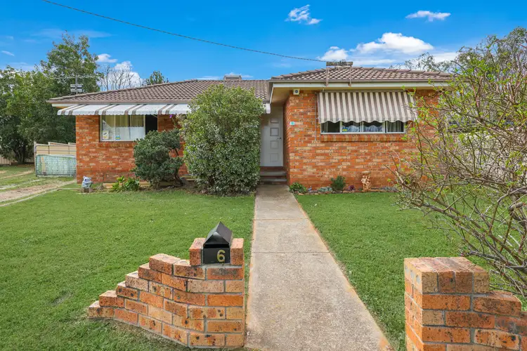 16 Hamilton Court