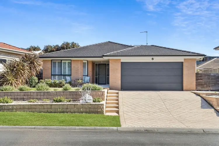 15 Montague Crescent, Shell Cove NSW 2529