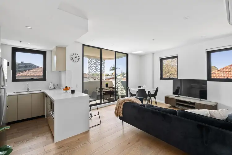376 Princes Highway