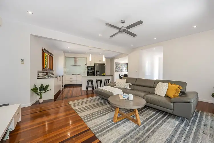 25 Aberfoyle Street, Kenmore QLD 4069
