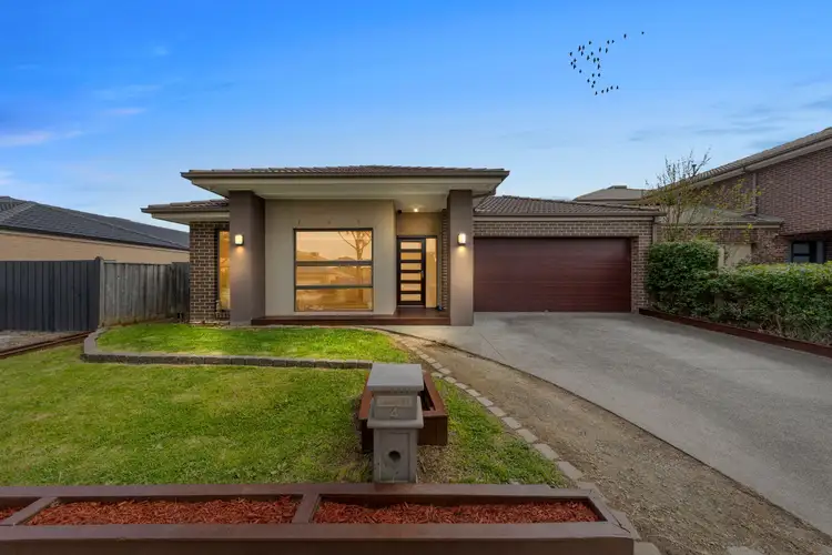 4 Bimberry Circuit, Clyde VIC 3978