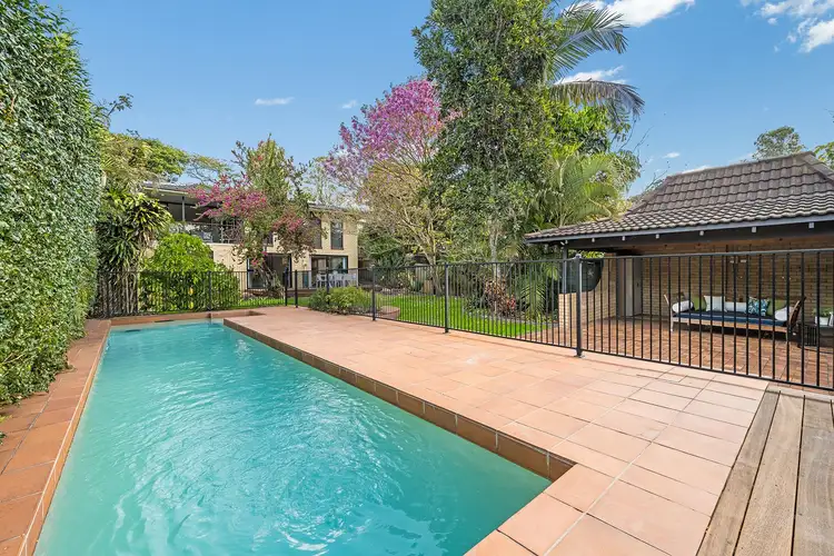15 Holdway Street, Kenmore QLD 4069