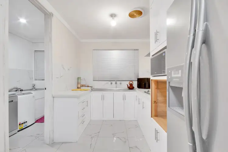 61 Hilton Crescent, Maddington WA 6109