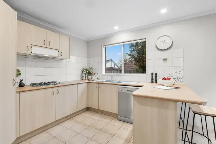 Fifth view of Homely house listing, 17 Sandon Circuit, Forest Hill VIC 3131