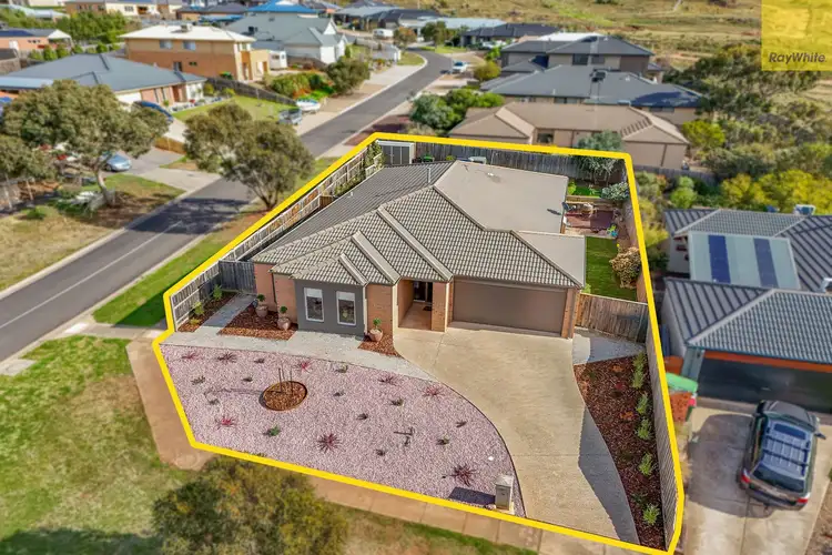 6 Currington Crescent, Darley VIC 3340
