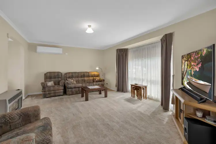 Fifth view of Homely house listing, 6 Paramount Way, Pakenham VIC 3810