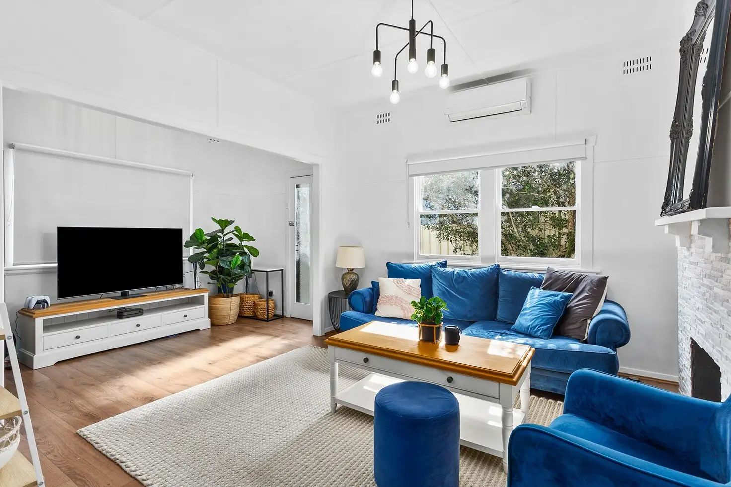 Main view of Homely house listing, 19 Peterborough Avenue, Lake Illawarra NSW 2528