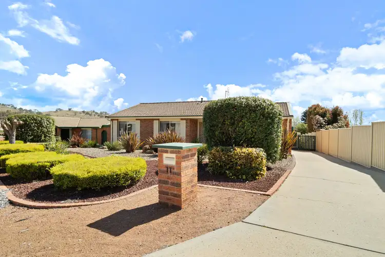 11 Smeaton Circuit, Banks ACT 2906
