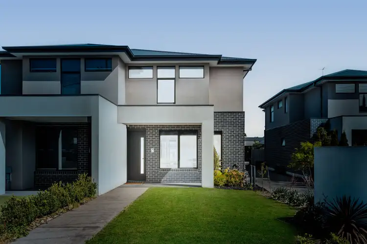 2/15 Conifer Avenue, Brooklyn VIC 3012