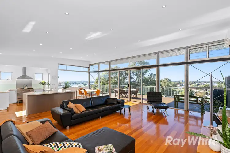 7 Wicklow Road, Halls Head WA 6210