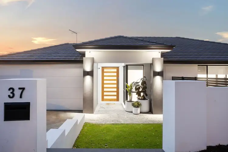 37 Calabrese Avenue, Wanneroo WA 6065