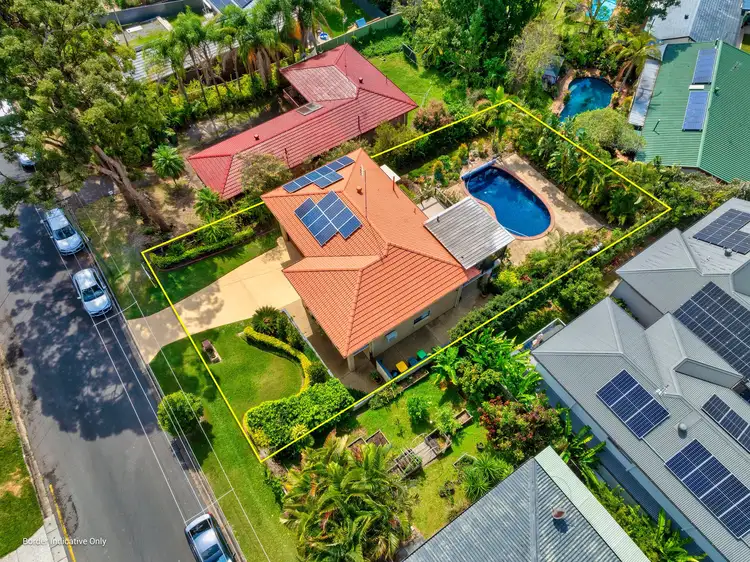 9 Carcoola Street, Benowa QLD 4217