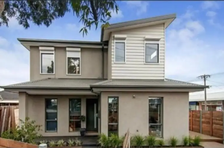 Main view of Homely townhouse listing, 32 Millers Road, Brooklyn VIC 3012