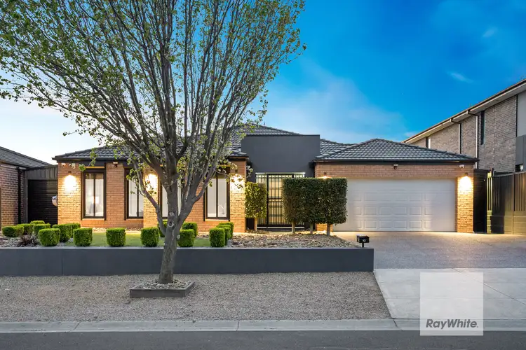 10 Cronulla Way, Taylors Hill VIC 3037