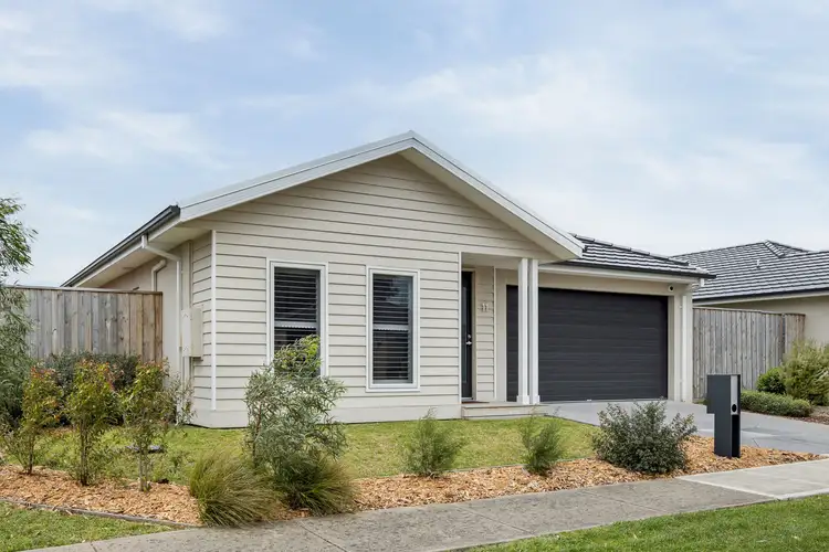 11 Rosemary Drive, Hastings VIC 3915