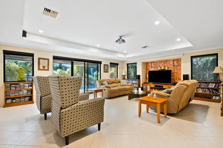 3 Kingsway, Madeley WA 6065