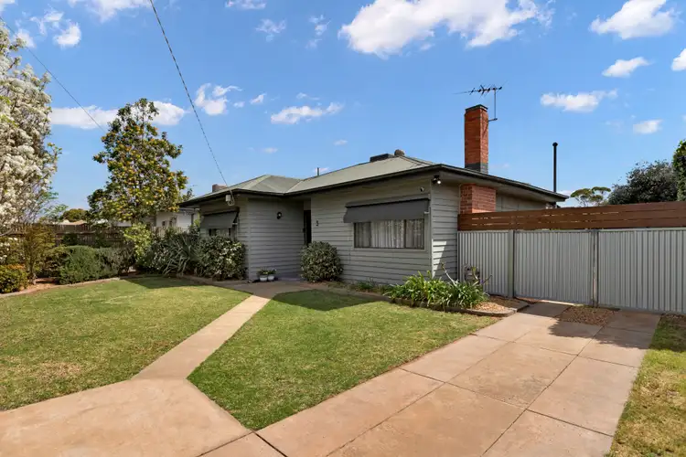 Second view of Homely house listing, 3 Oak Avenue, Mildura VIC 3500