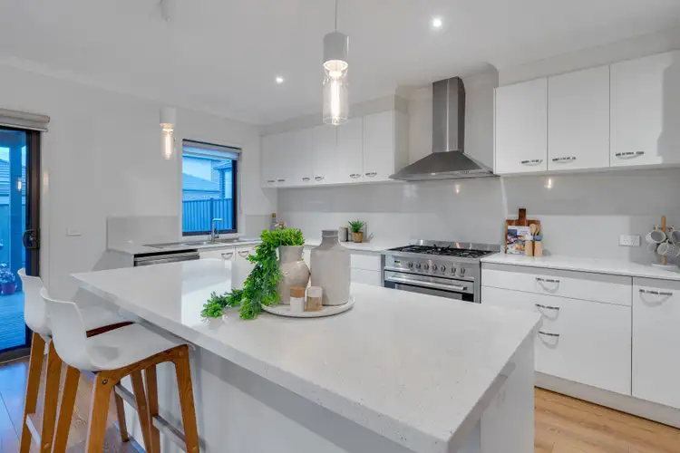 Seventh view of Homely house listing, 5 Admiration Drive, Craigieburn VIC 3064