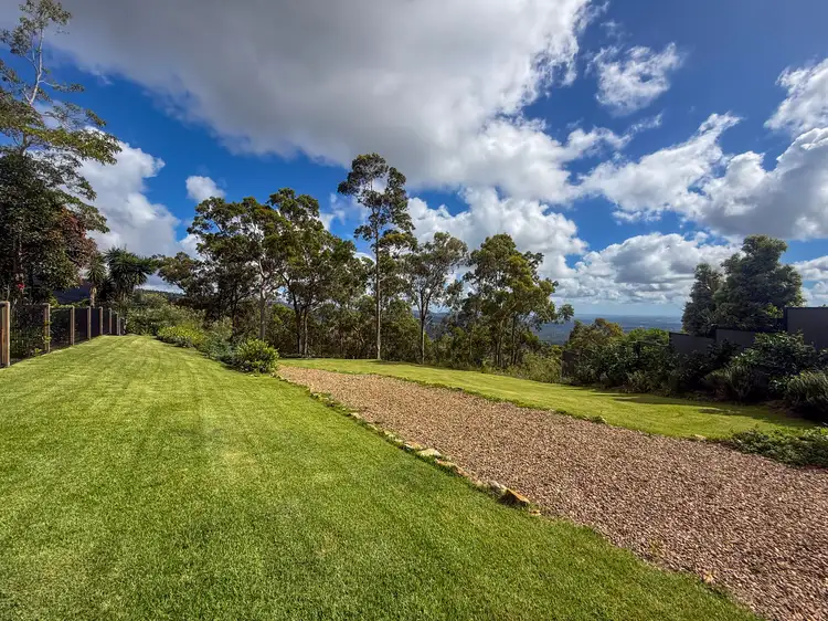 21 Wildflower Court, Clagiraba QLD 4211