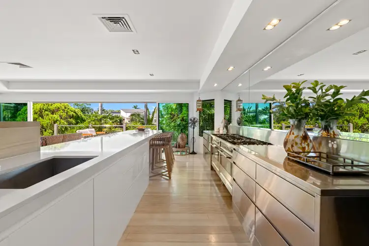29 Campbell Street, Sorrento QLD 4217