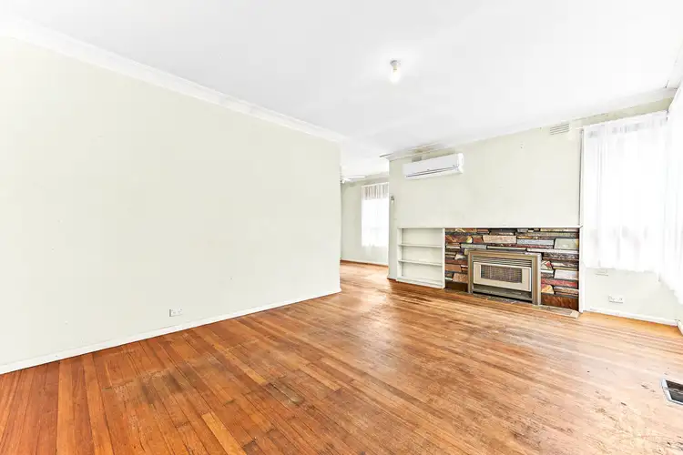 Second view of Homely house listing, 5 Chantilly Street, Mount Waverley VIC 3149