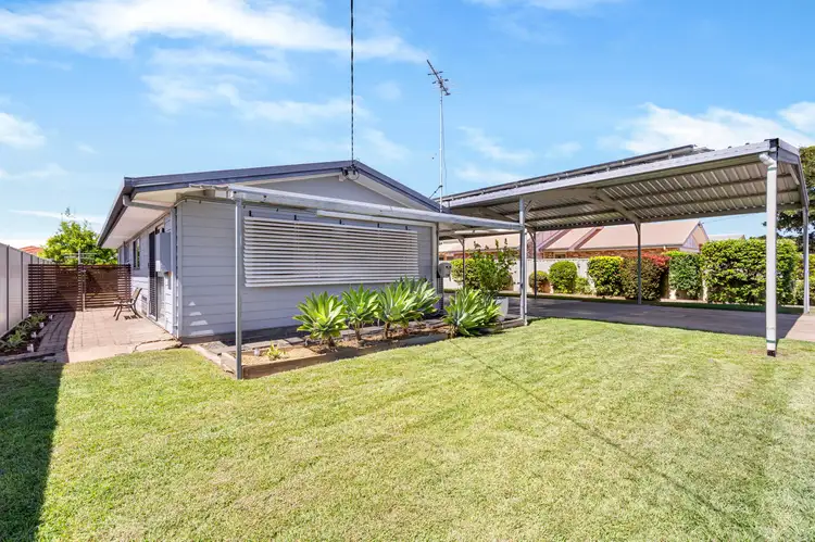 1B Batts Place, Emerald QLD 4720