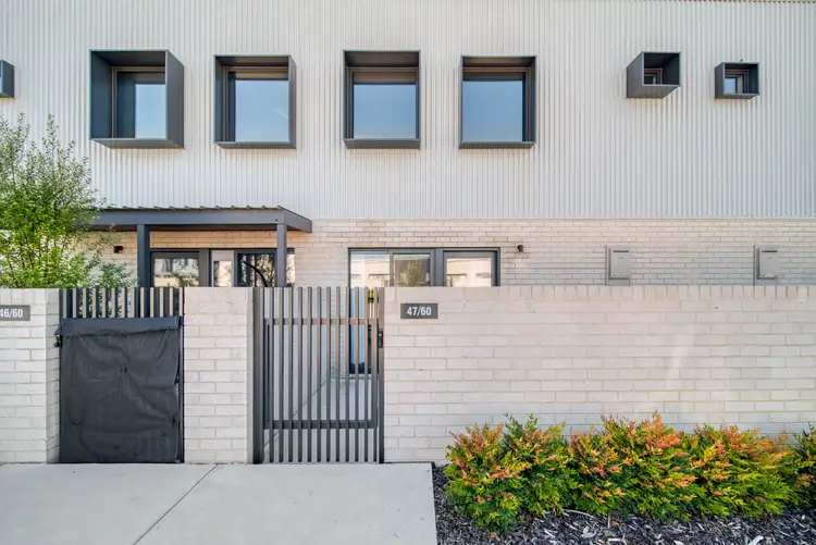 60 Kingsland Parade