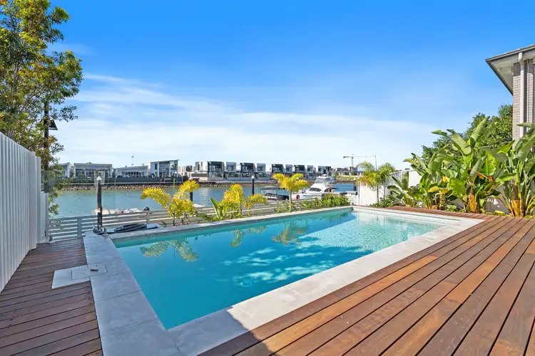 26 Waters Close, Hope Island QLD 4212