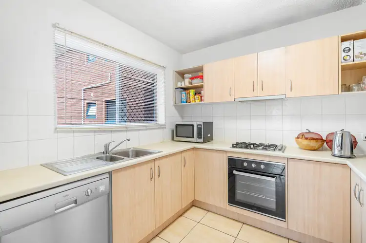 Fourth view of Homely unit listing, 4/8 Greenmeadow Road, Mansfield QLD 4122