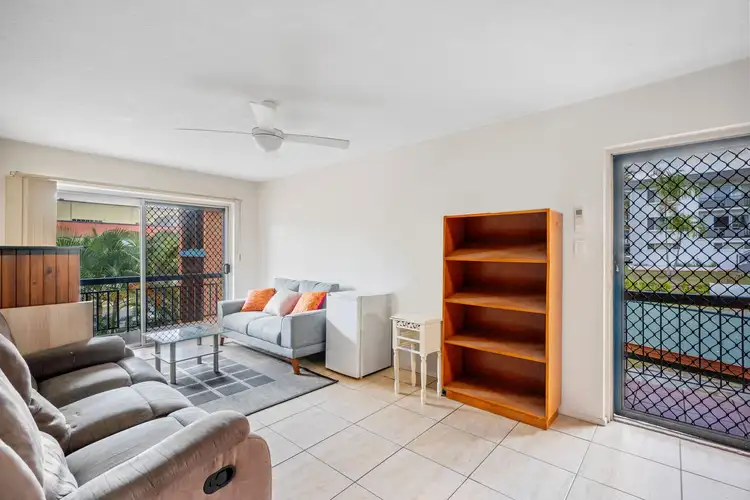 Third view of Homely unit listing, 2/8 Greenmeadow Road, Mansfield QLD 4122