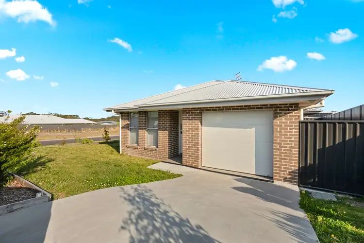 9 Lancing Avenue, Sussex Inlet NSW 2540