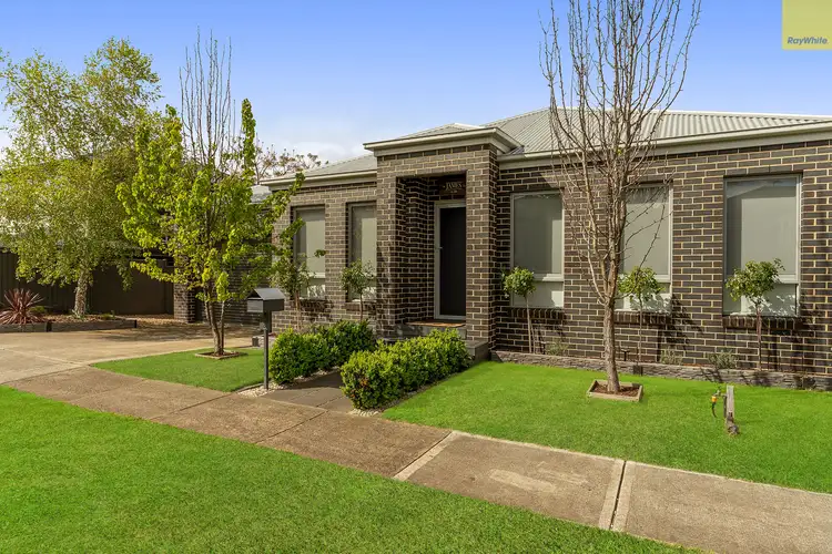 2 Ross Street, Darley VIC 3340
