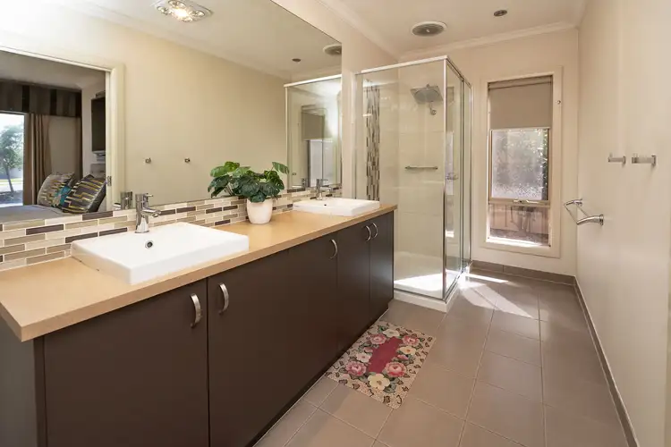 Fourth view of Homely house listing, 19 Dumosa Drive, Swan Hill VIC 3585