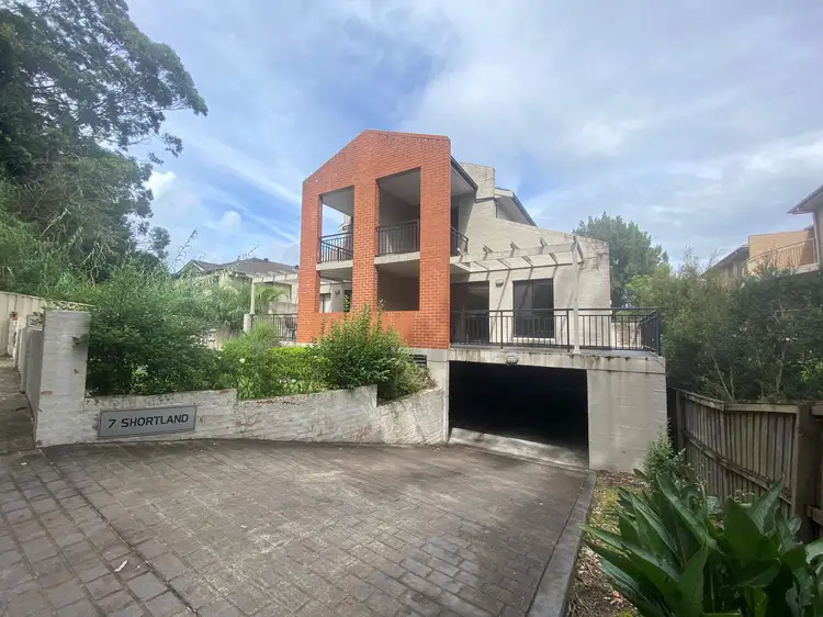 2/7 Shortland Street, Point Frederick NSW 2250