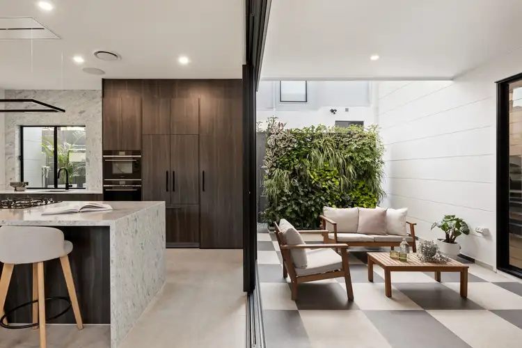 23 Viminal Hill Crescent, Seven Hills QLD 4170