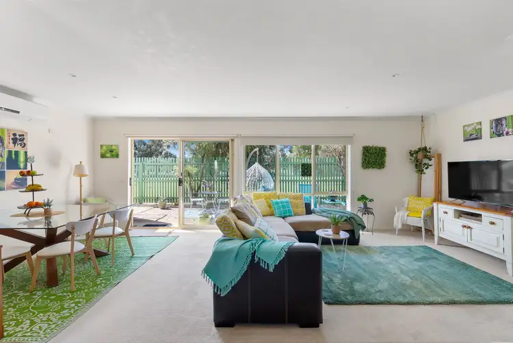 2/20 Centenary Crescent, Werribee VIC 3030