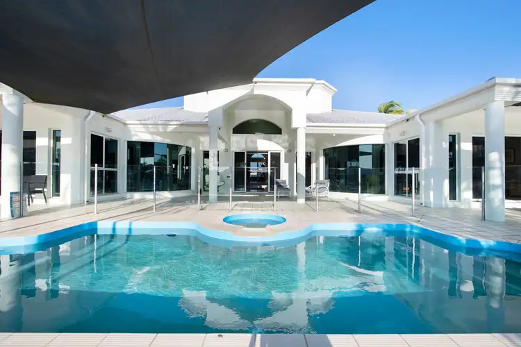 31 Beverley Crescent, Broadbeach Waters QLD 4218
