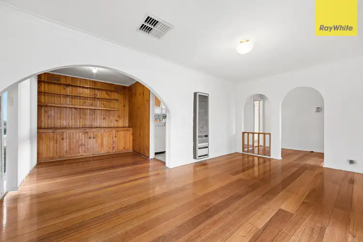 Second view of Homely house listing, 2 Meadowbank Court, Kings Park VIC 3021