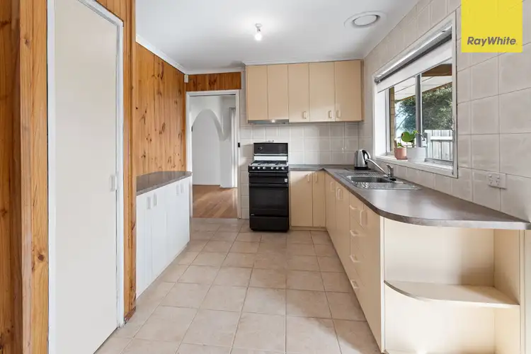 Fifth view of Homely house listing, 2 Meadowbank Court, Kings Park VIC 3021