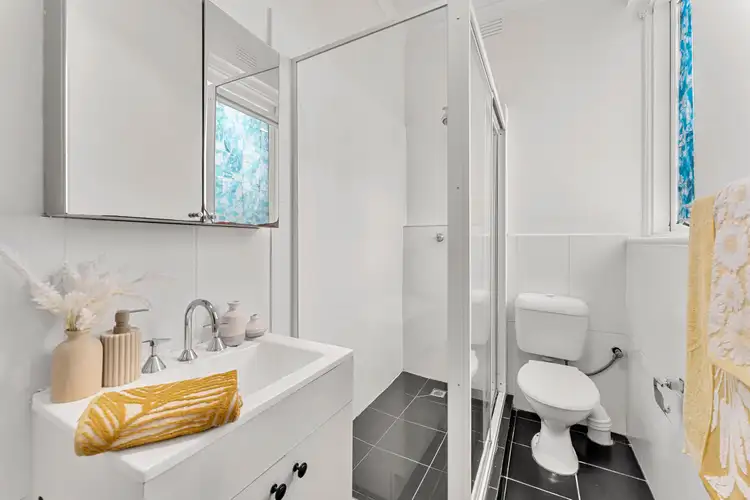 Sixth view of Homely apartment listing, 6/2A Hawker Avenue, Preston VIC 3072
