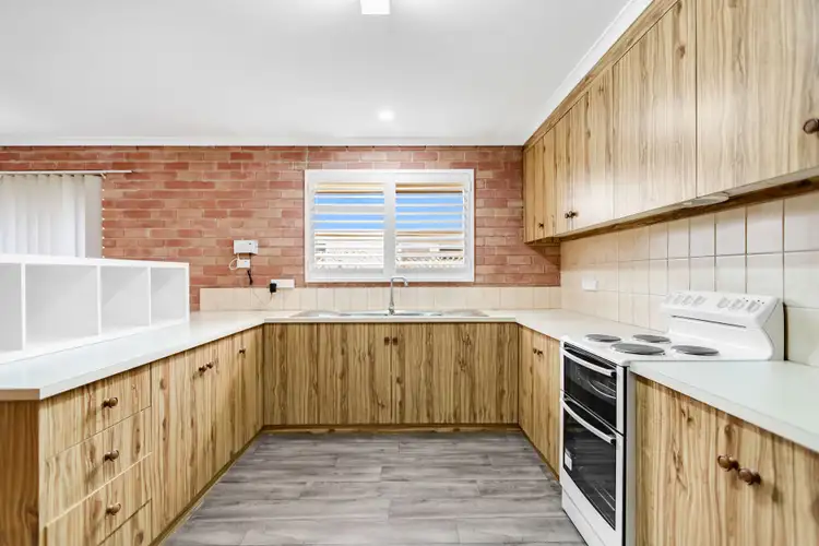 Sixth view of Homely house listing, 8 Hampton Court, Red Cliffs VIC 3496