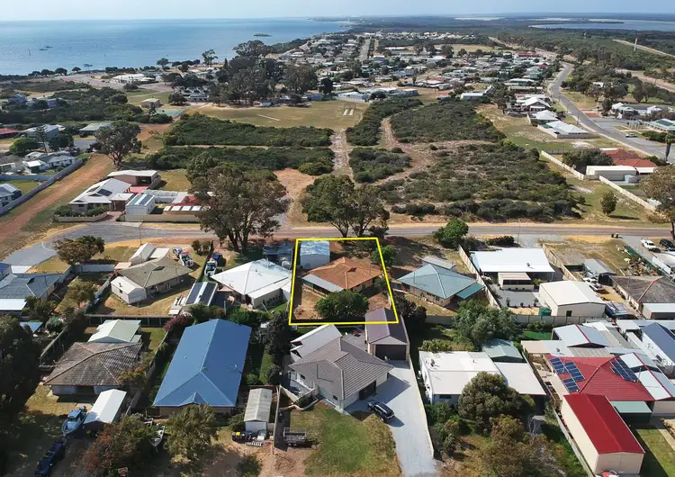11 Quandong Place, Leeman WA 6514